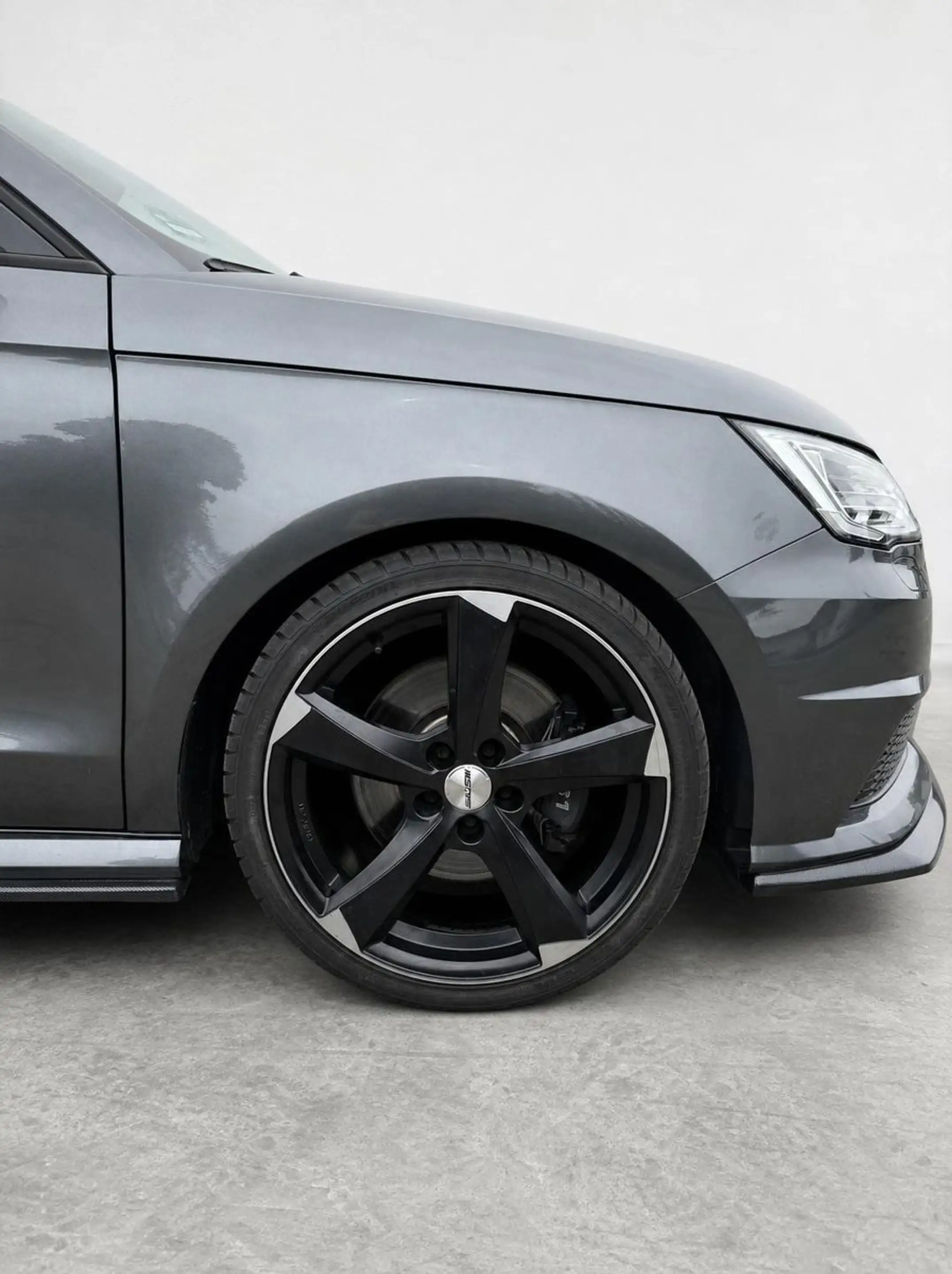 Audi S1 Sportback 2.0 TFSI quattro — photo 4