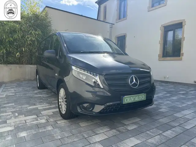 Mercedes-Benz Vito view 4
