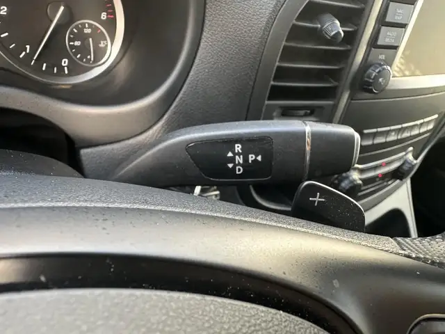 Mercedes-Benz Vito view 9