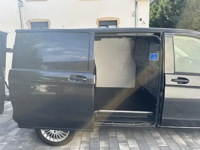 Mercedes-Benz Vito view 13