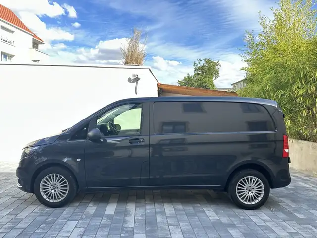 Mercedes-Benz Vito view 5