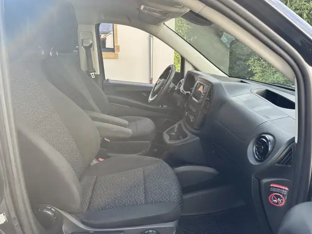 Mercedes-Benz Vito view 14