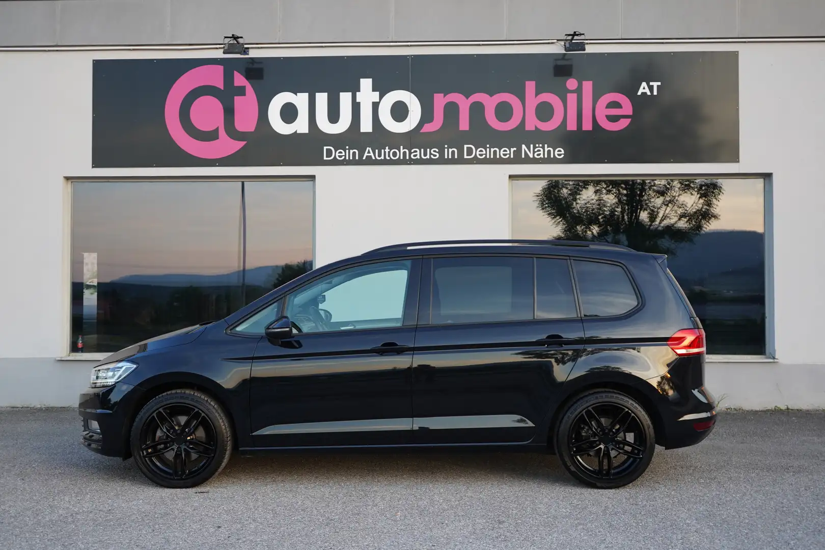 Volkswagen Touran Trendline BMT/Start-Stopp Zwart - 2