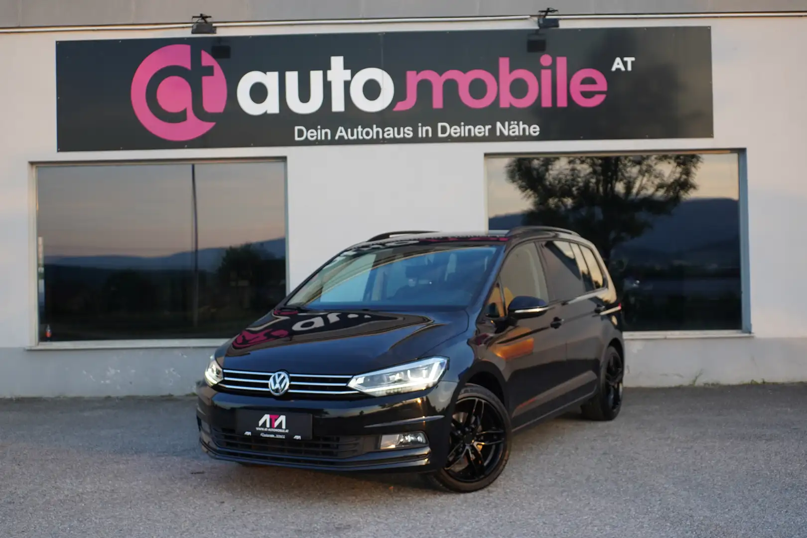 Volkswagen Touran Trendline BMT/Start-Stopp Zwart - 1