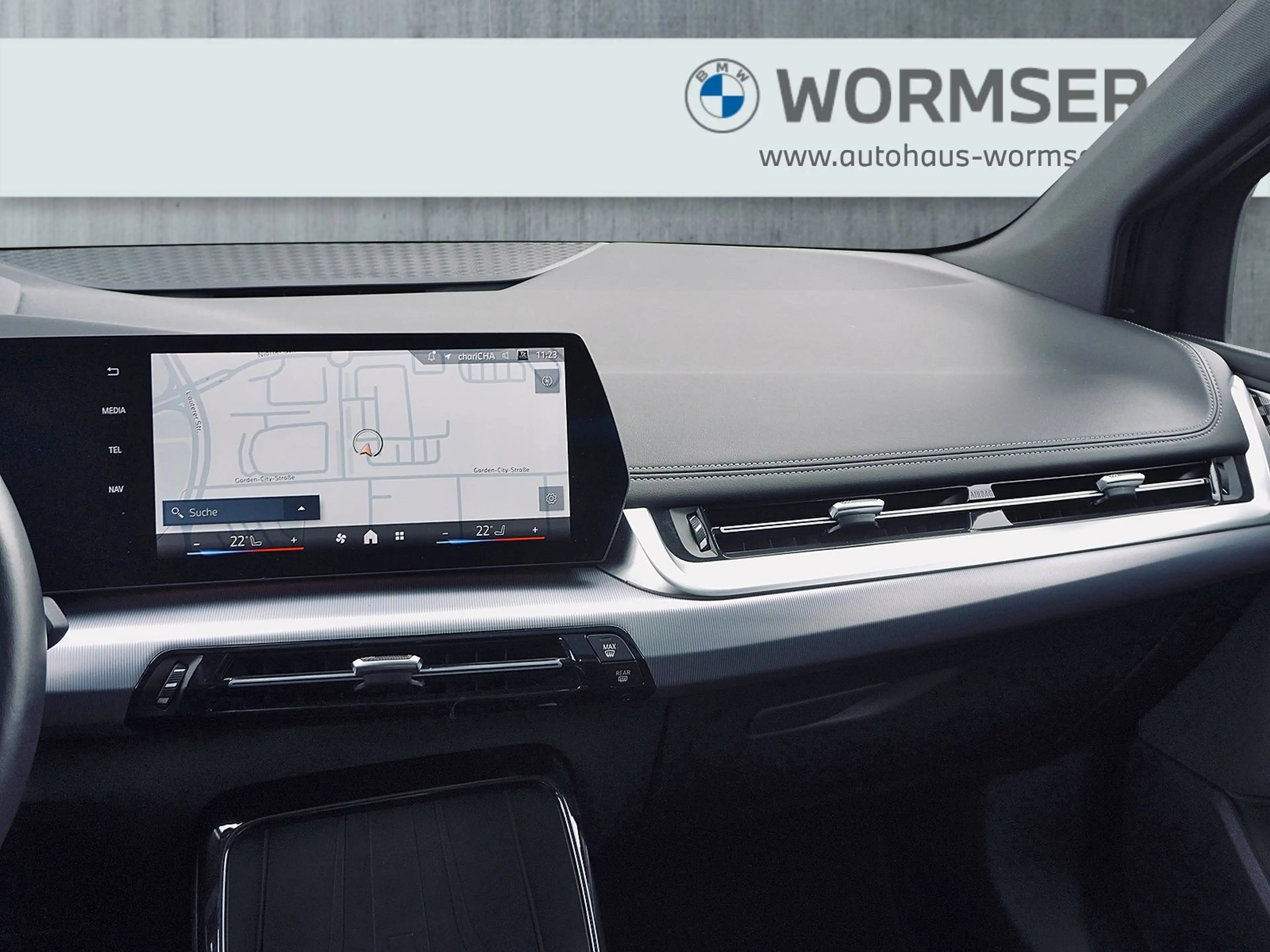 BMW 223 i Active Tourer — photo 8