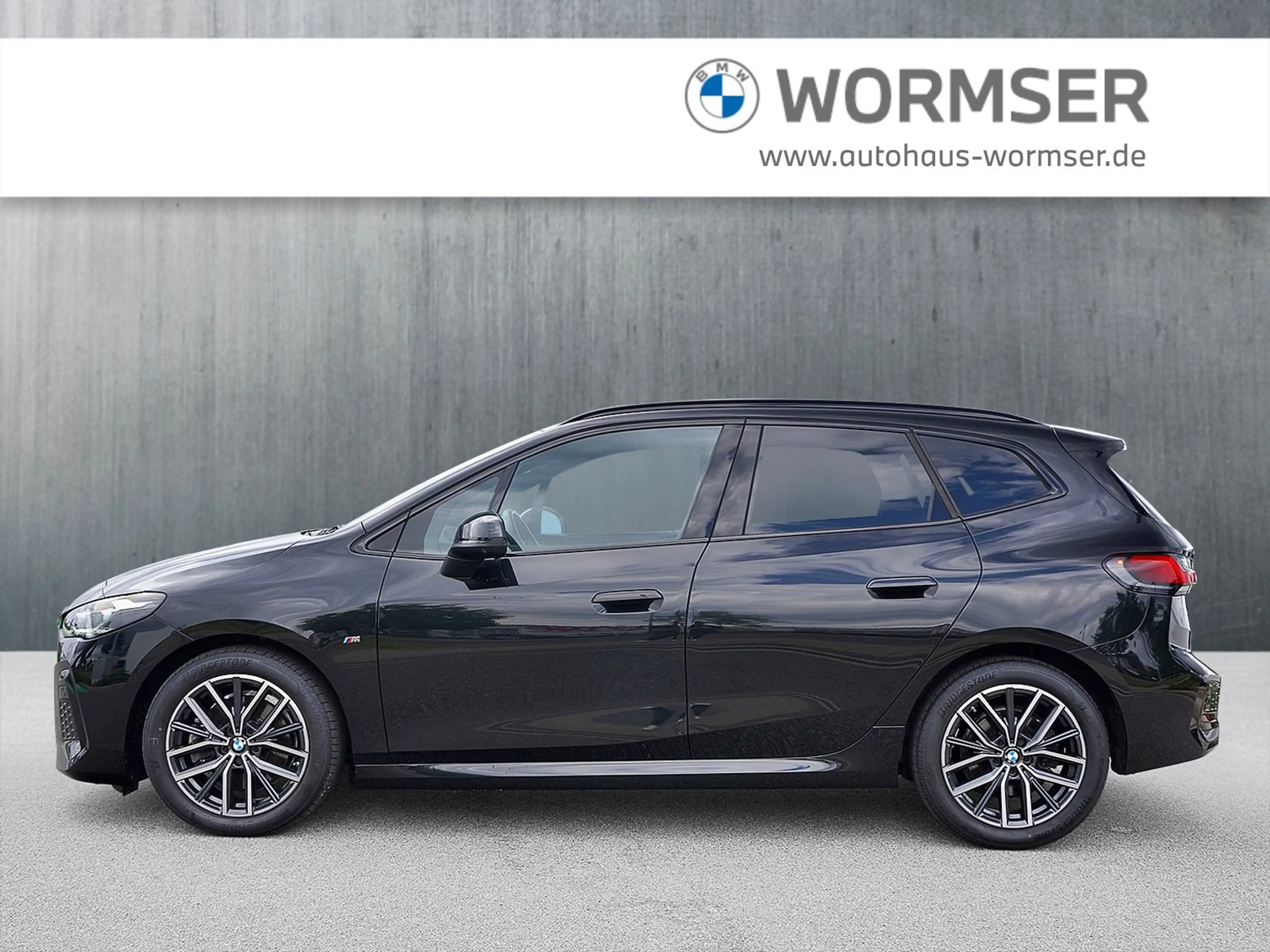 BMW 223 i Active Tourer — photo 4