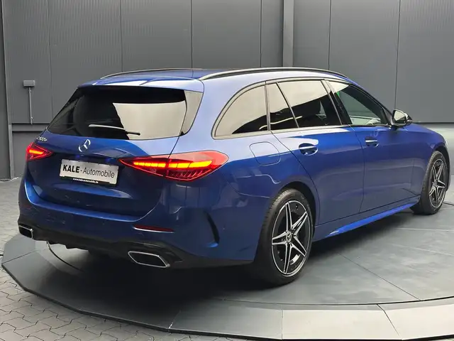 Mercedes-Benz C-Class view 5