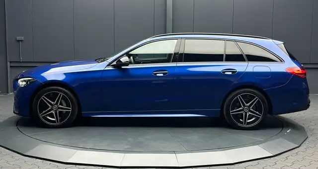 Mercedes-Benz C-Class view 2