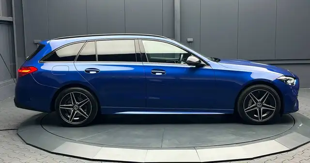 Mercedes-Benz C-Class view 6