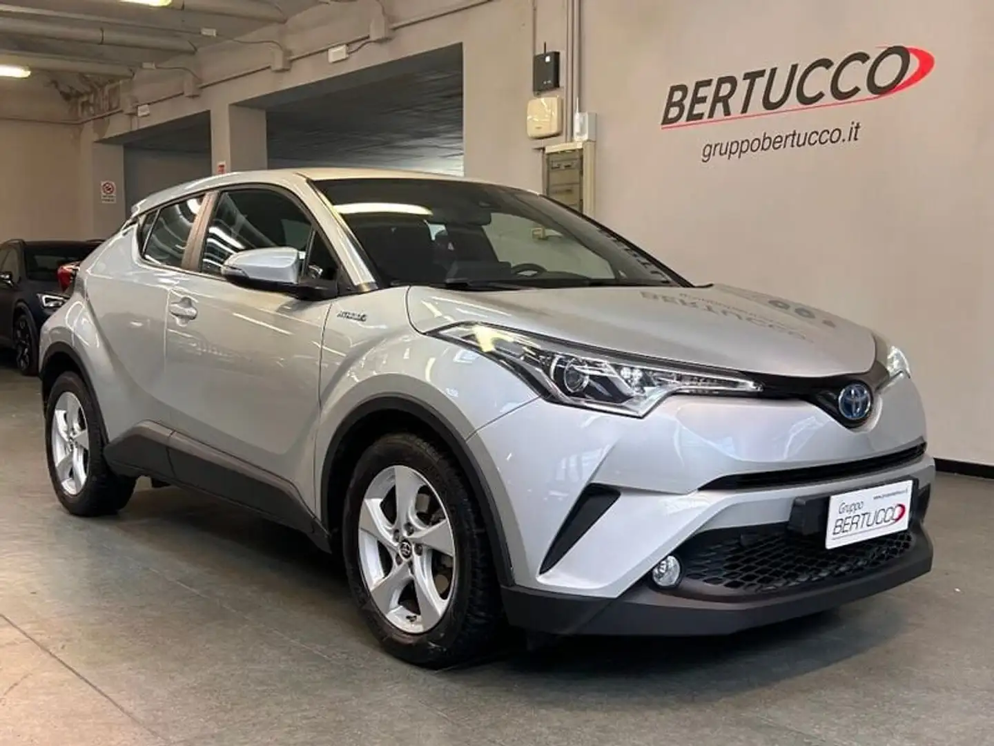 Toyota C-HR 1.8 Hybrid E-CVT Business Plateado - 1