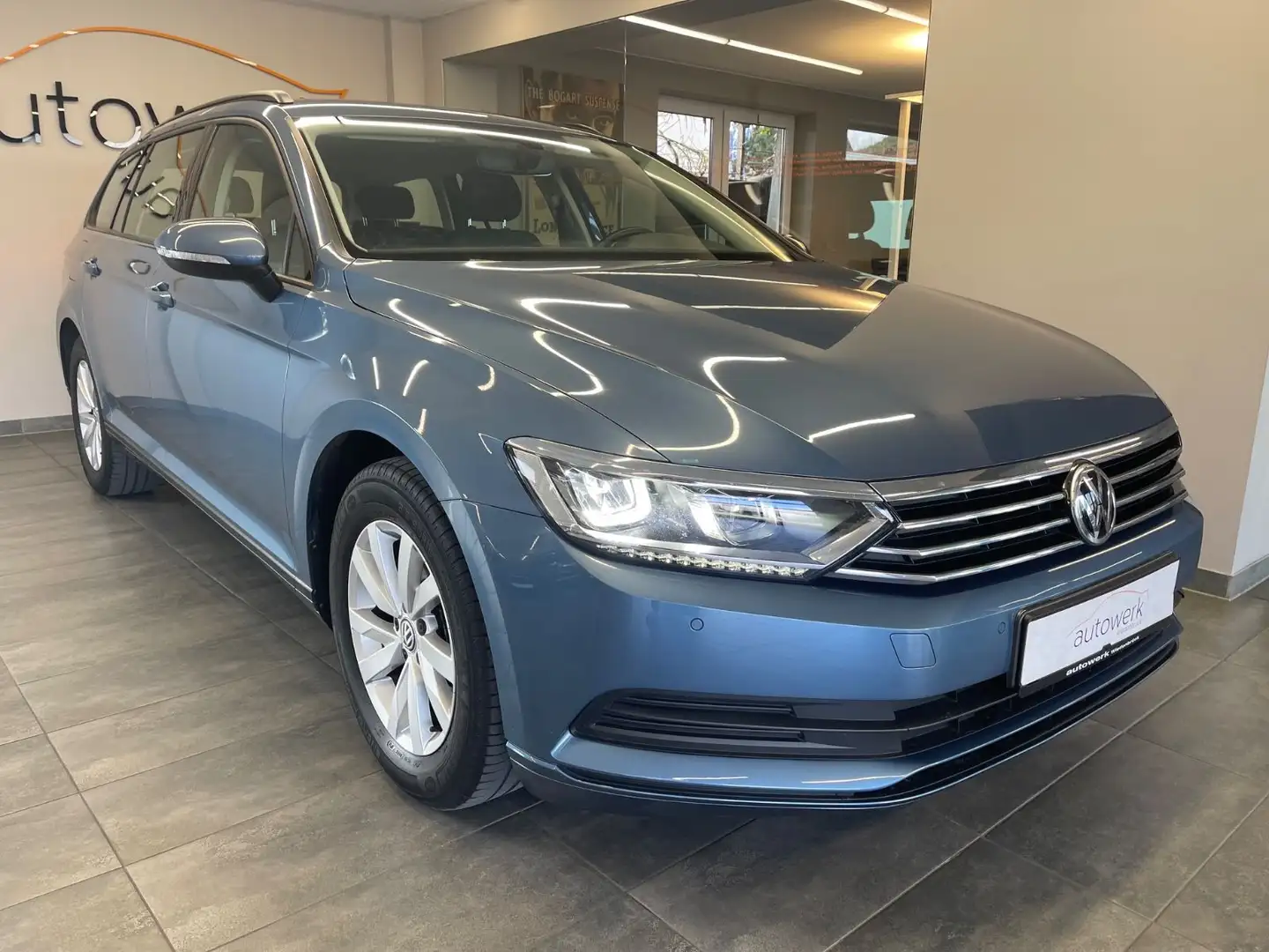 Volkswagen Passat 1.4 TSI Variant BMT*LED/Navi/ALU/Carplay* Blau - 1