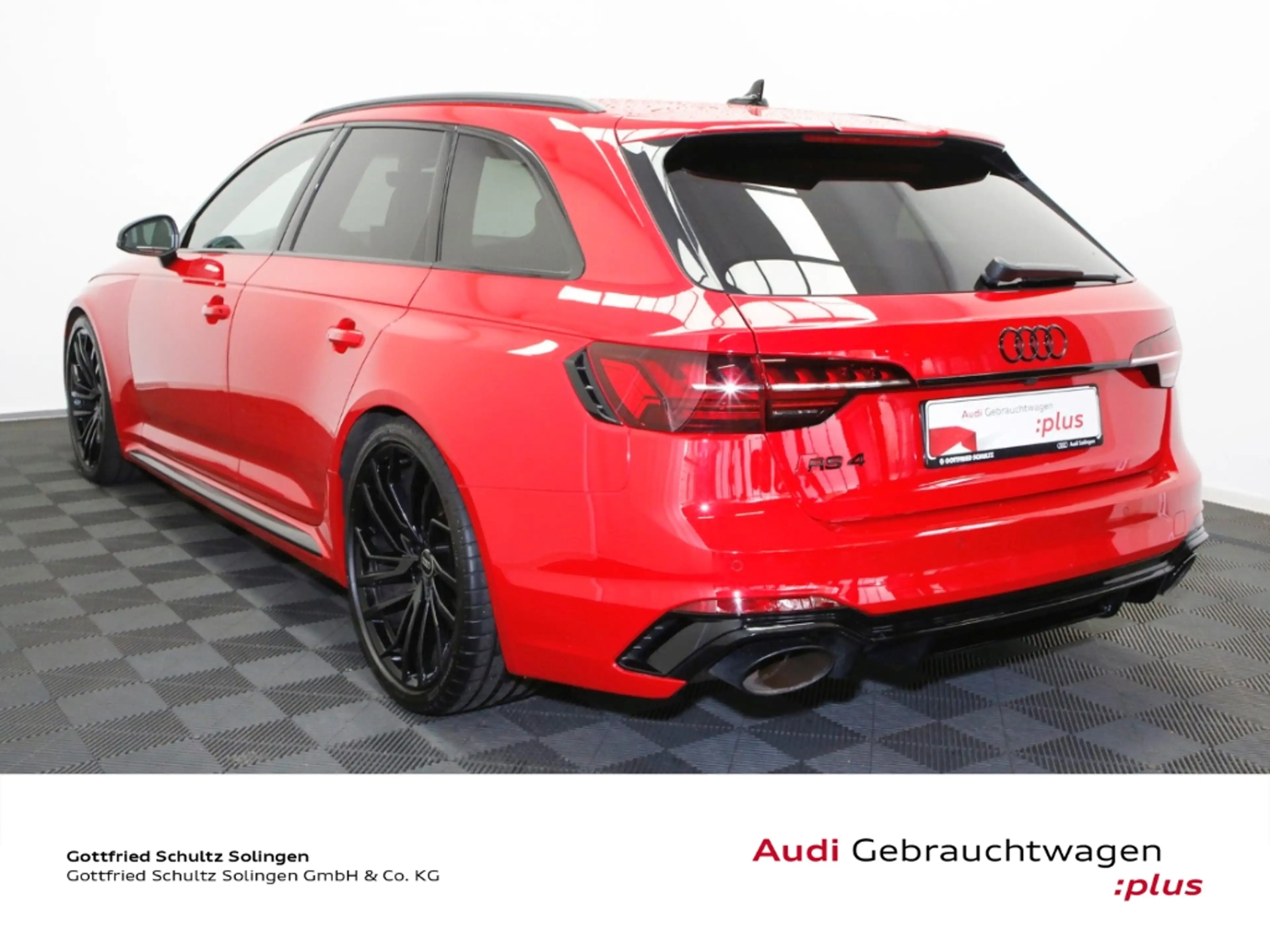 Audi RS4 Avant 2.9 TFSI Matrix BuO Pano — photo 5