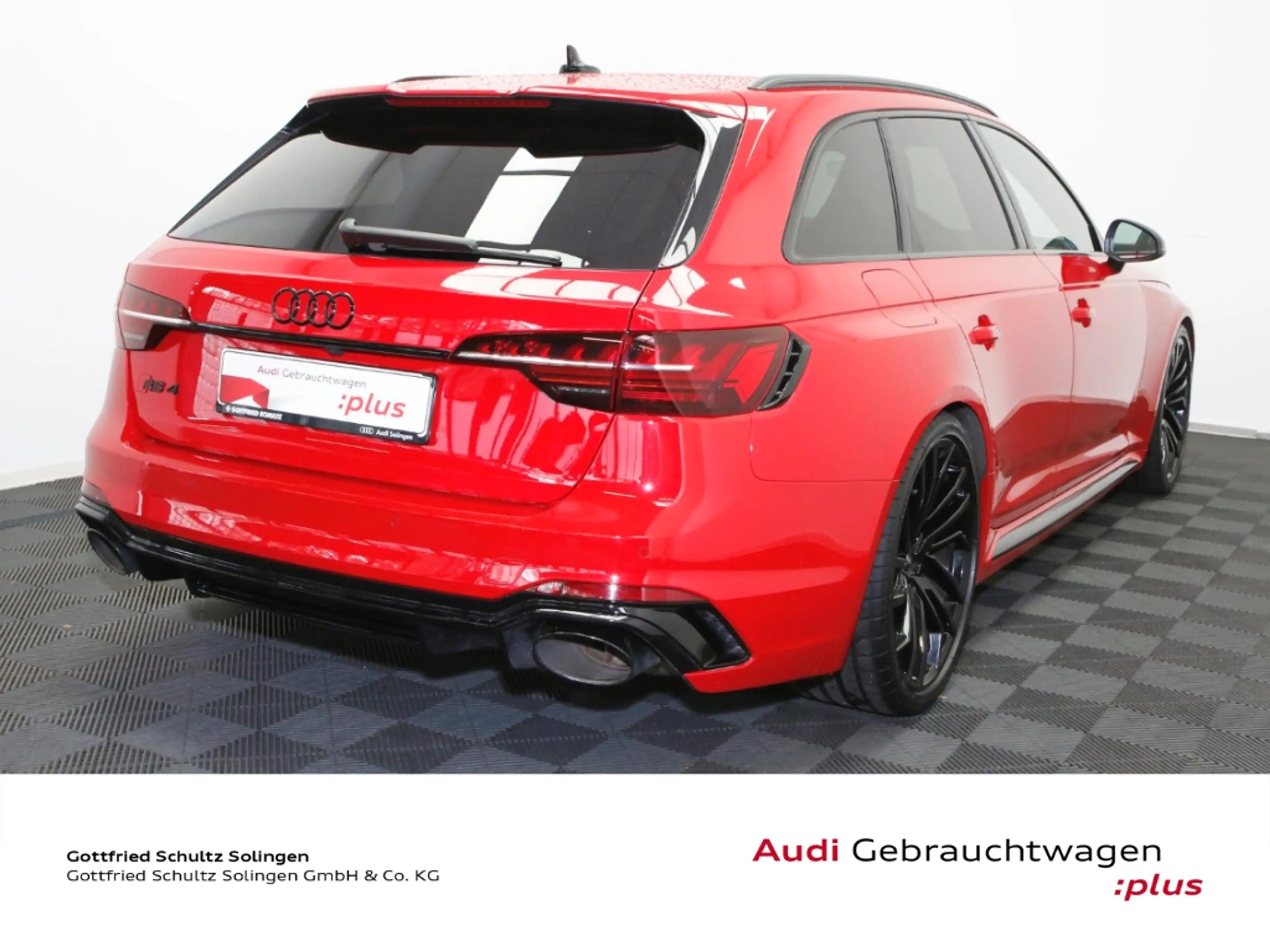 Audi RS4 Avant 2.9 TFSI Matrix BuO Pano — photo 4