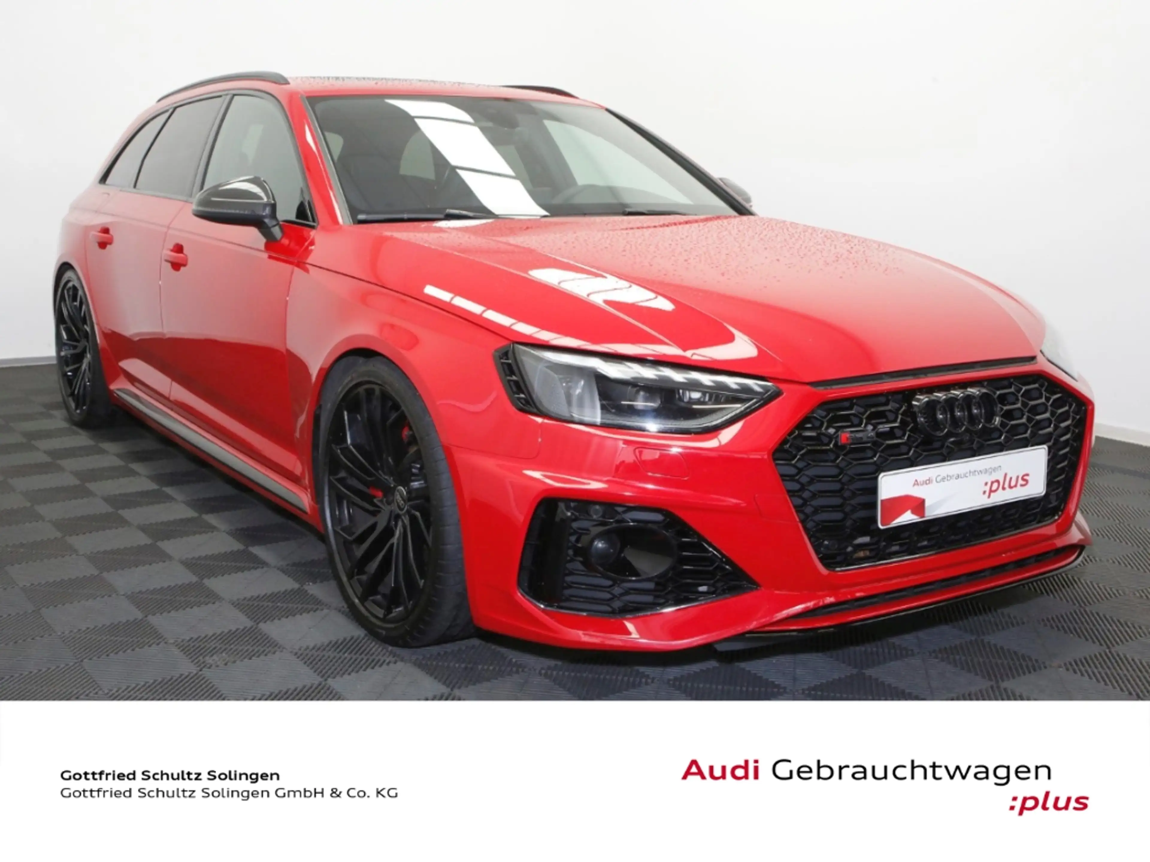 Audi RS4 Avant 2.9 TFSI Matrix BuO Pano — photo 2