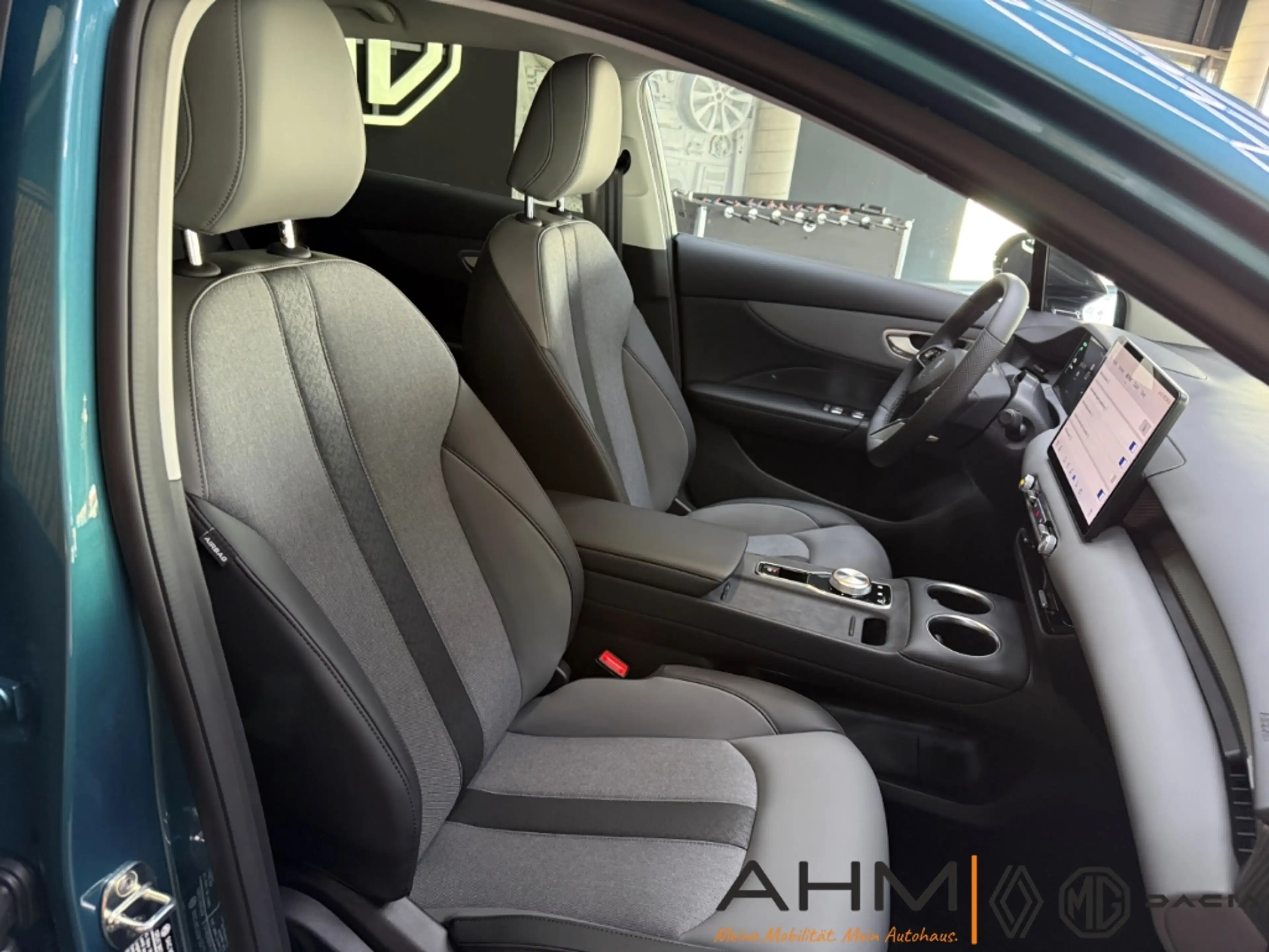 MG MG4 Premium *64kWh*360°*Navi*LED*452km* — photo 9