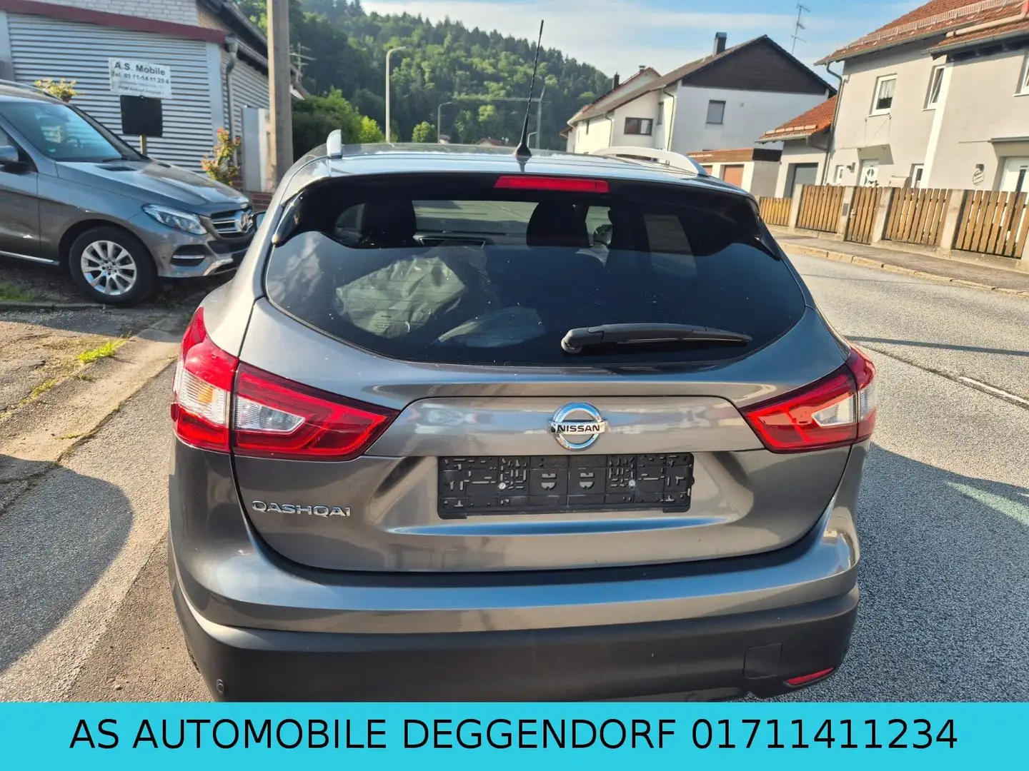 Nissan Qashqai N-Connecta-AUTOMATIK-PANORAMA-KAMERA- Grau - 2