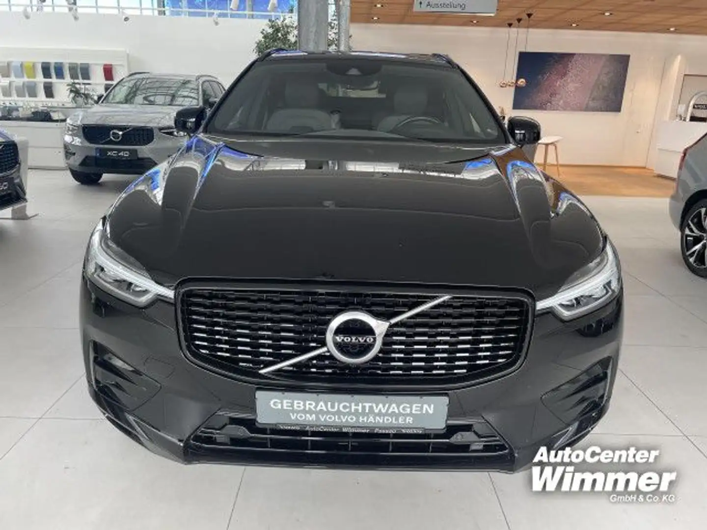 Volvo XC60 B5 D AWD R-Design IntelliSafe+Winter+AHK uvm. Schwarz - 2