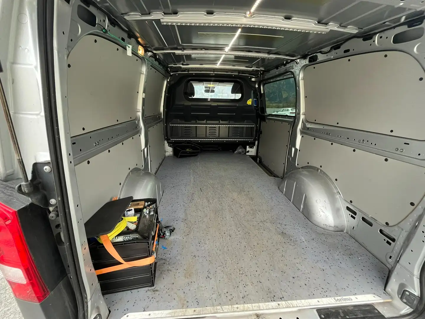 Mercedes-Benz Vito Vito 113 CDI BlueEfficiency kompakt Aut. Silber - 1