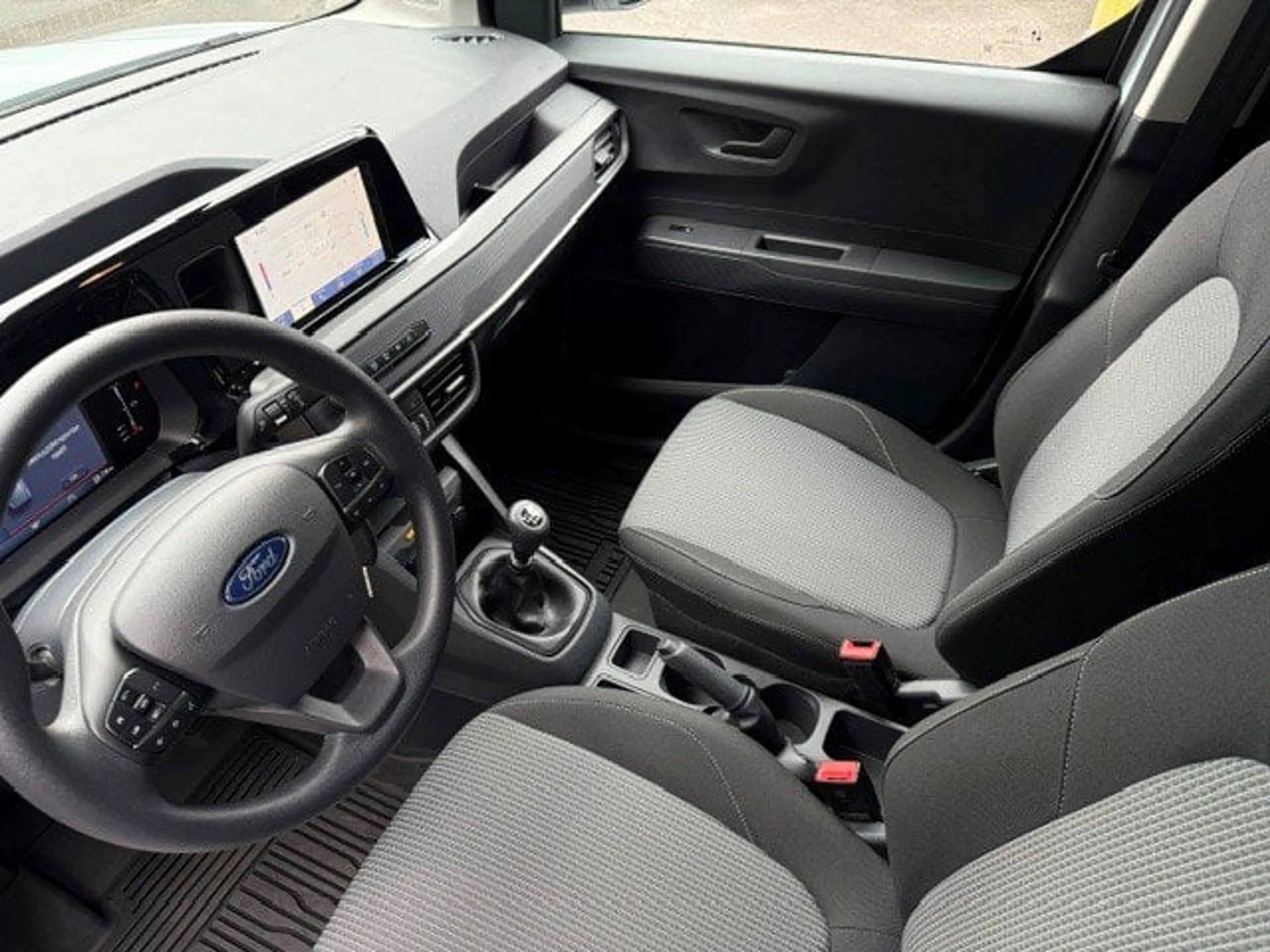 Ford Transit Courier EcoBlue Ambiente — photo 10