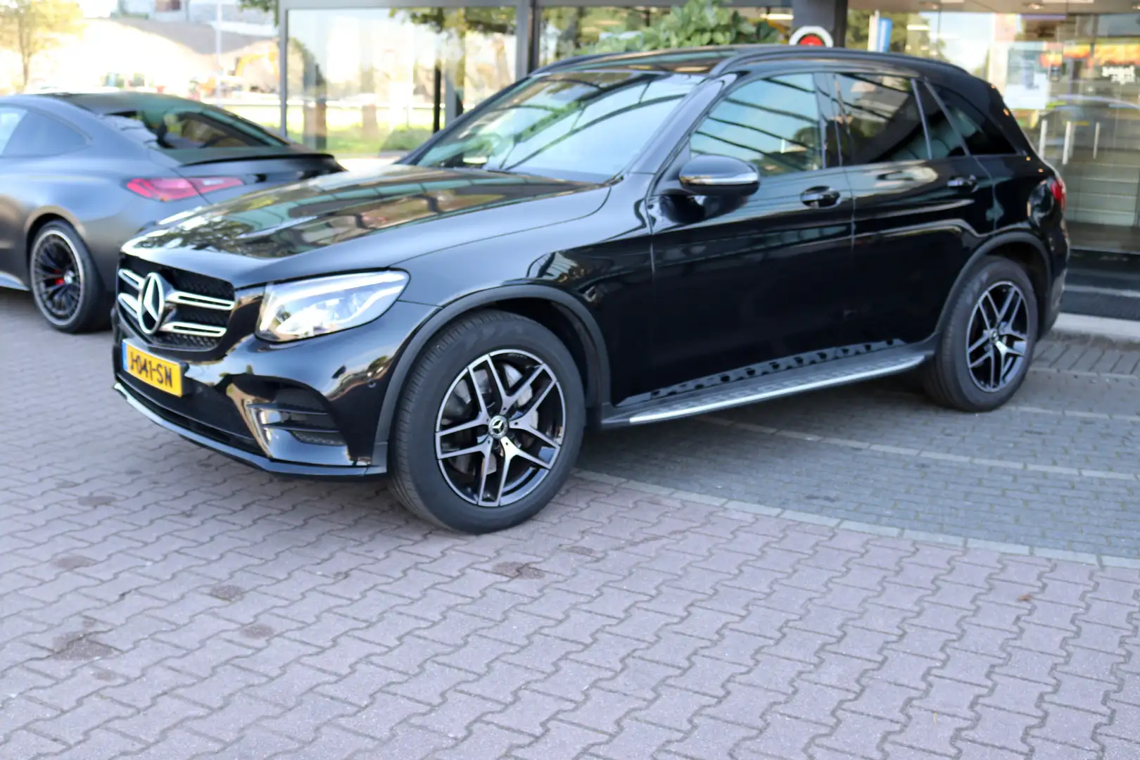 Mercedes-Benz GLC 250 4MATIC Sport Edition Schwarz - 2