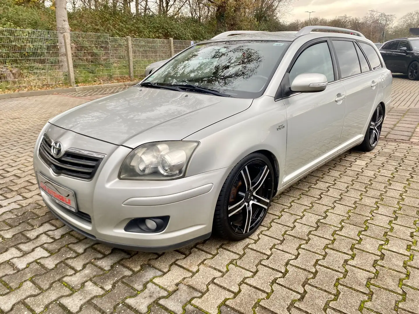 Toyota Avensis Kombi 2.2 D Travel/Gepflegter Zustand Silber - 2