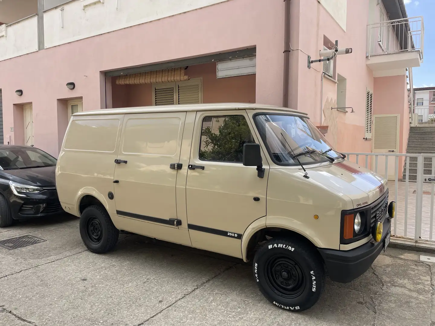Bedford CF2 Omologato 3 Posti/ 1 Porta Laterale/ Adibito A Van - 1