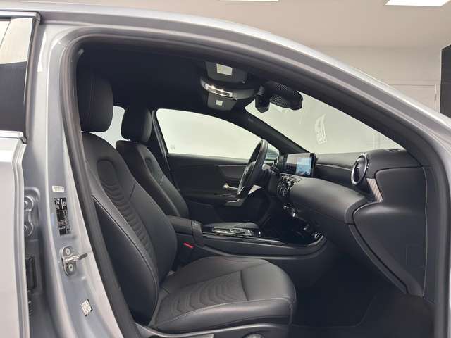 Mercedes-Benz A 180 — photo 12