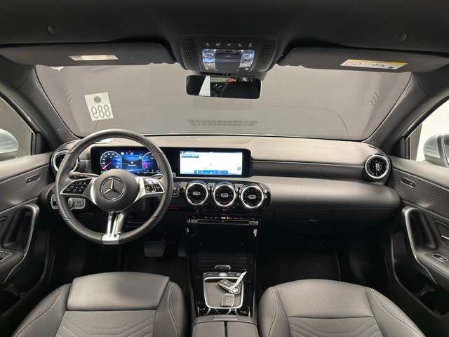 Mercedes-Benz A 180 — photo 9