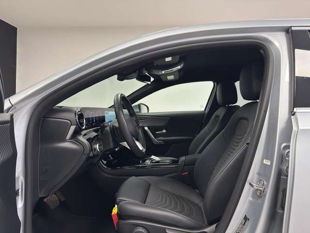 Mercedes-Benz A 180 — photo 11