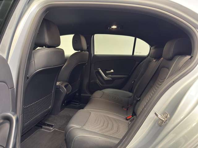 Mercedes-Benz A 180 — photo 15