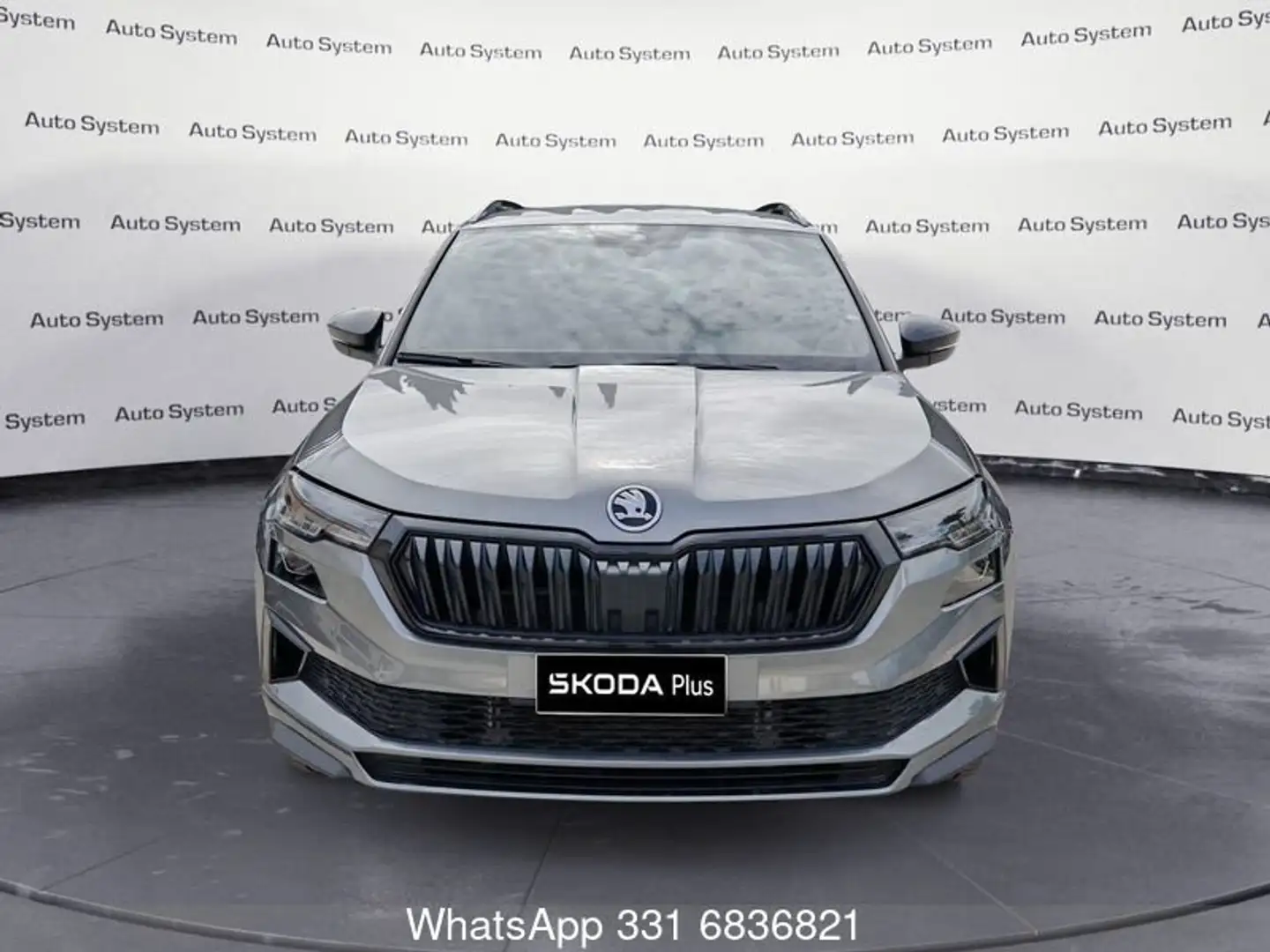 Skoda Karoq 1.5 TSI ACT DSG SportLine Gris - 2