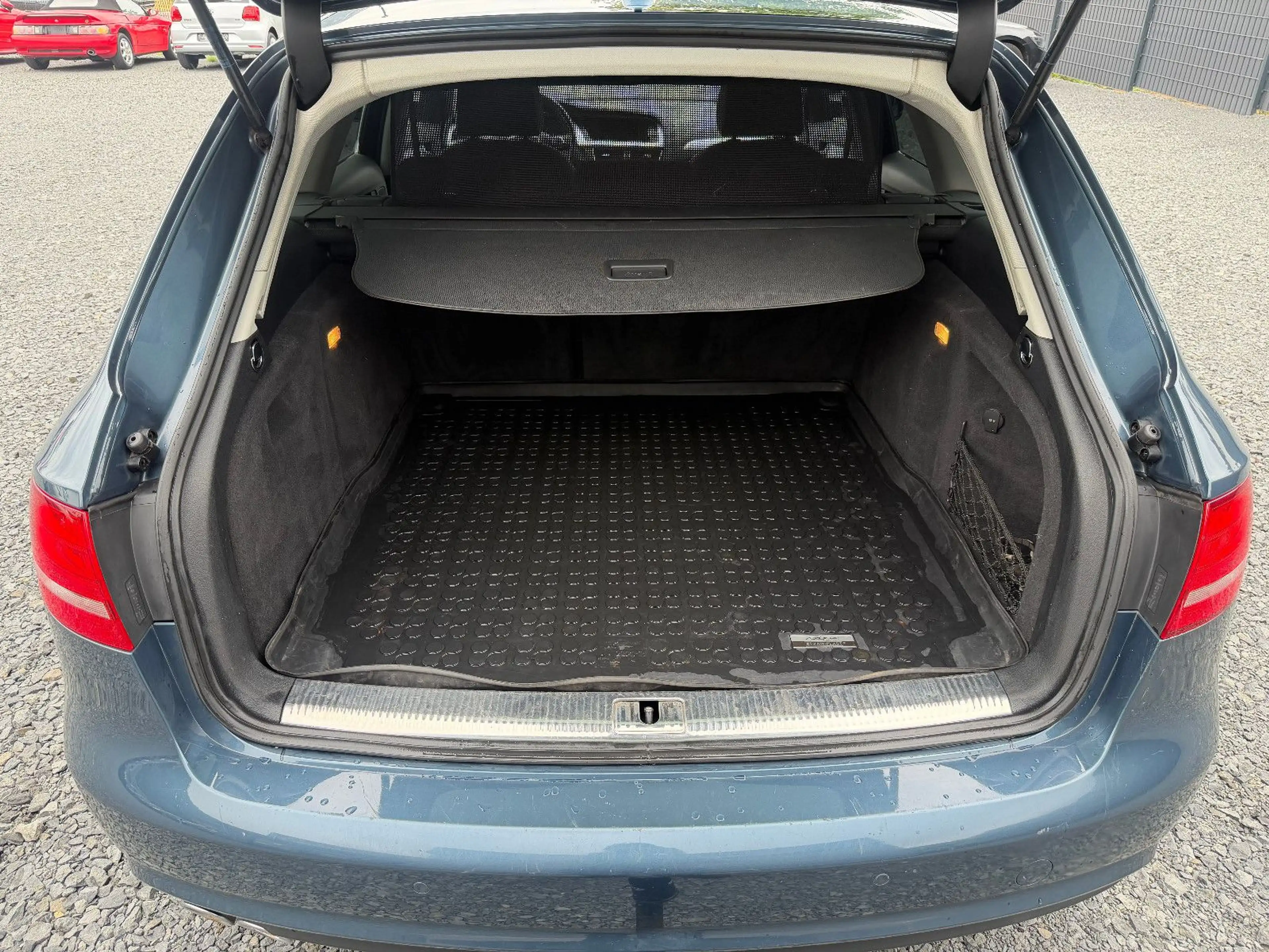 Audi A4 2.0TDI Avant NAVI/PDC/AHK — photo 14