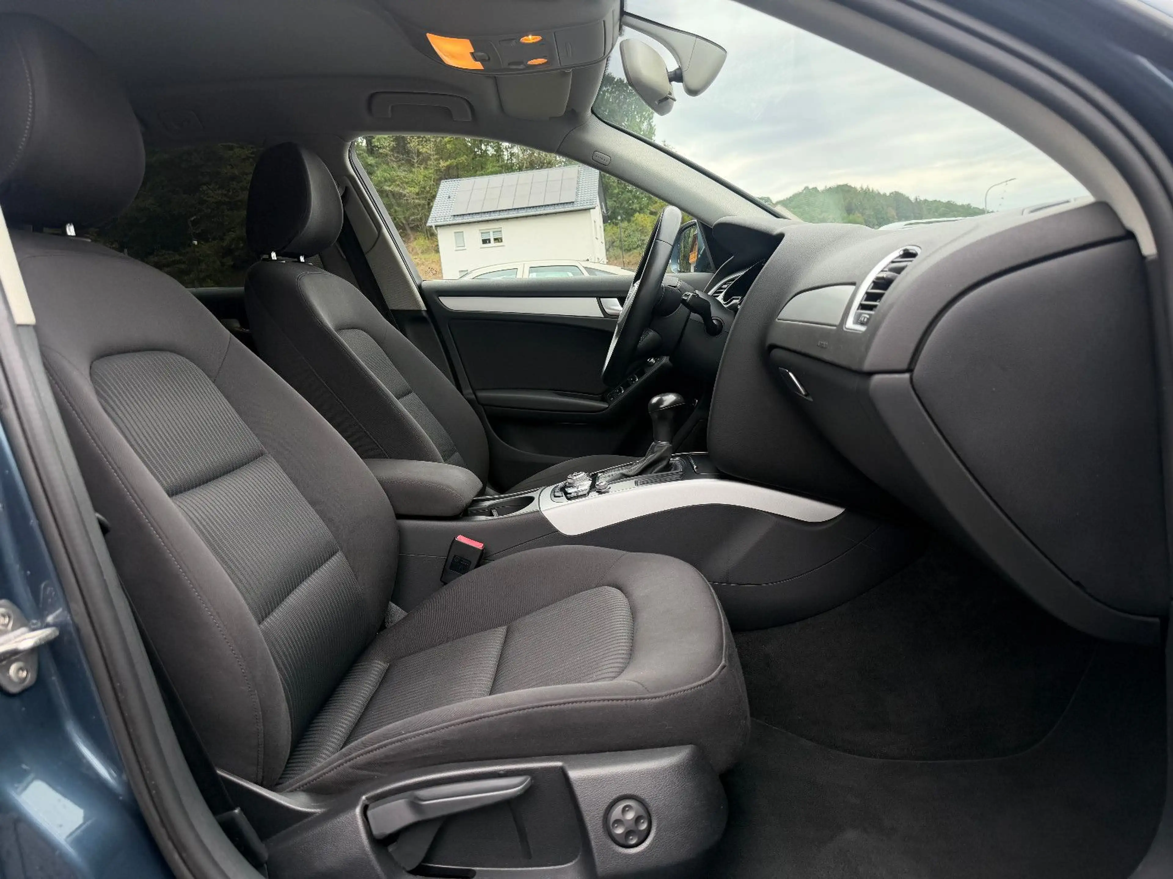 Audi A4 2.0TDI Avant NAVI/PDC/AHK — photo 8