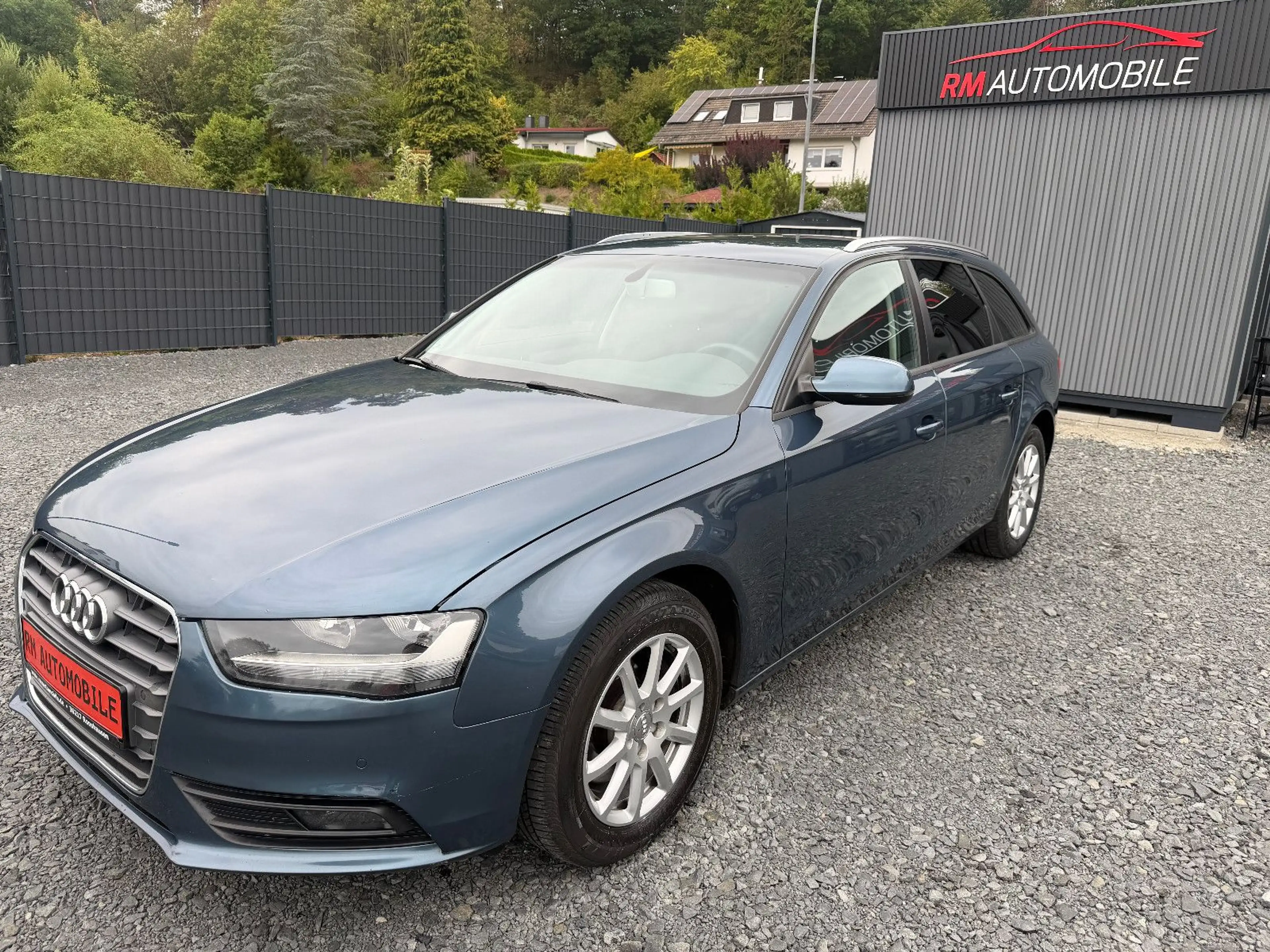 Audi A4 2.0TDI Avant NAVI/PDC/AHK