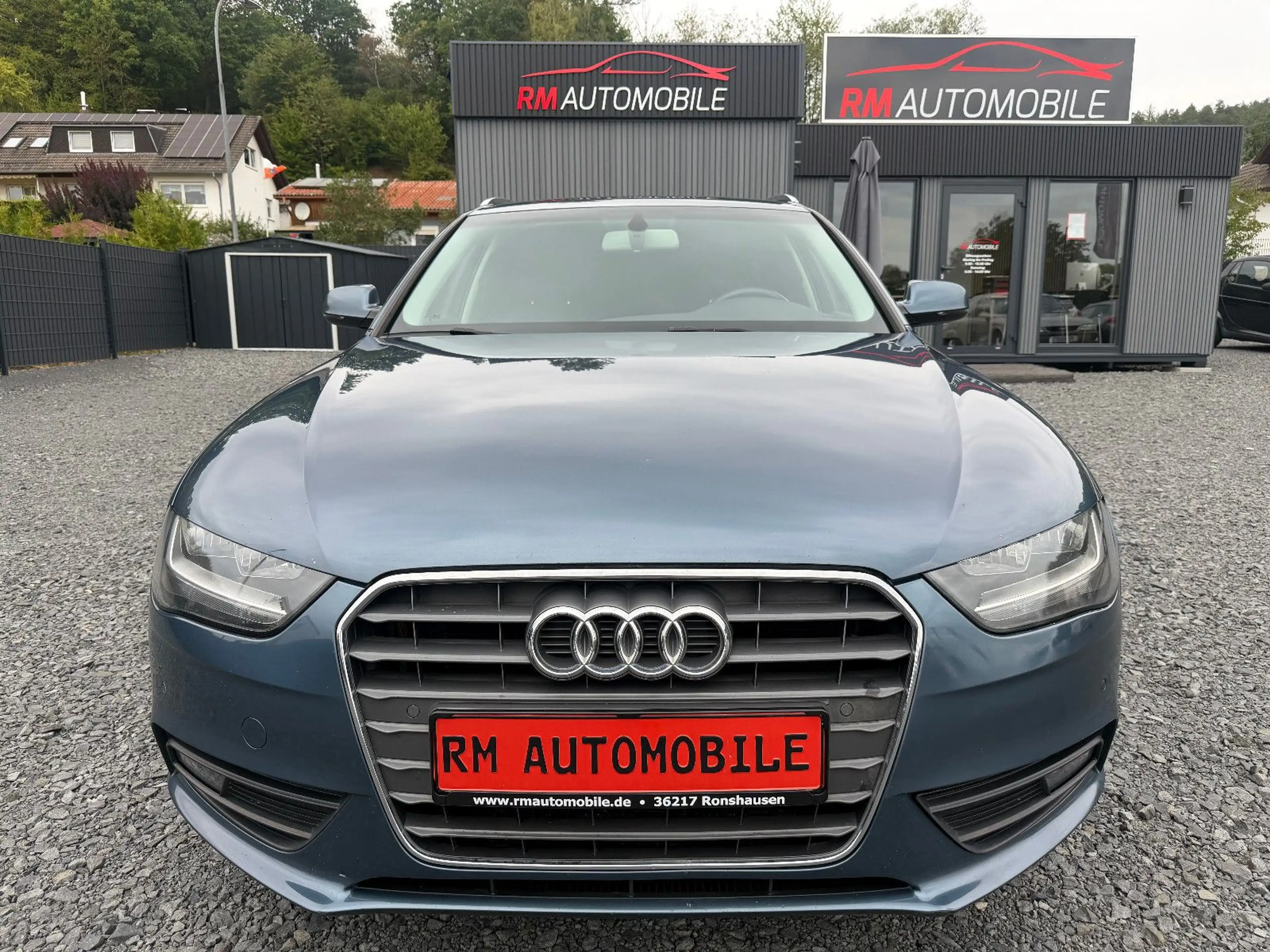 Audi A4 2.0TDI Avant NAVI/PDC/AHK — photo 2