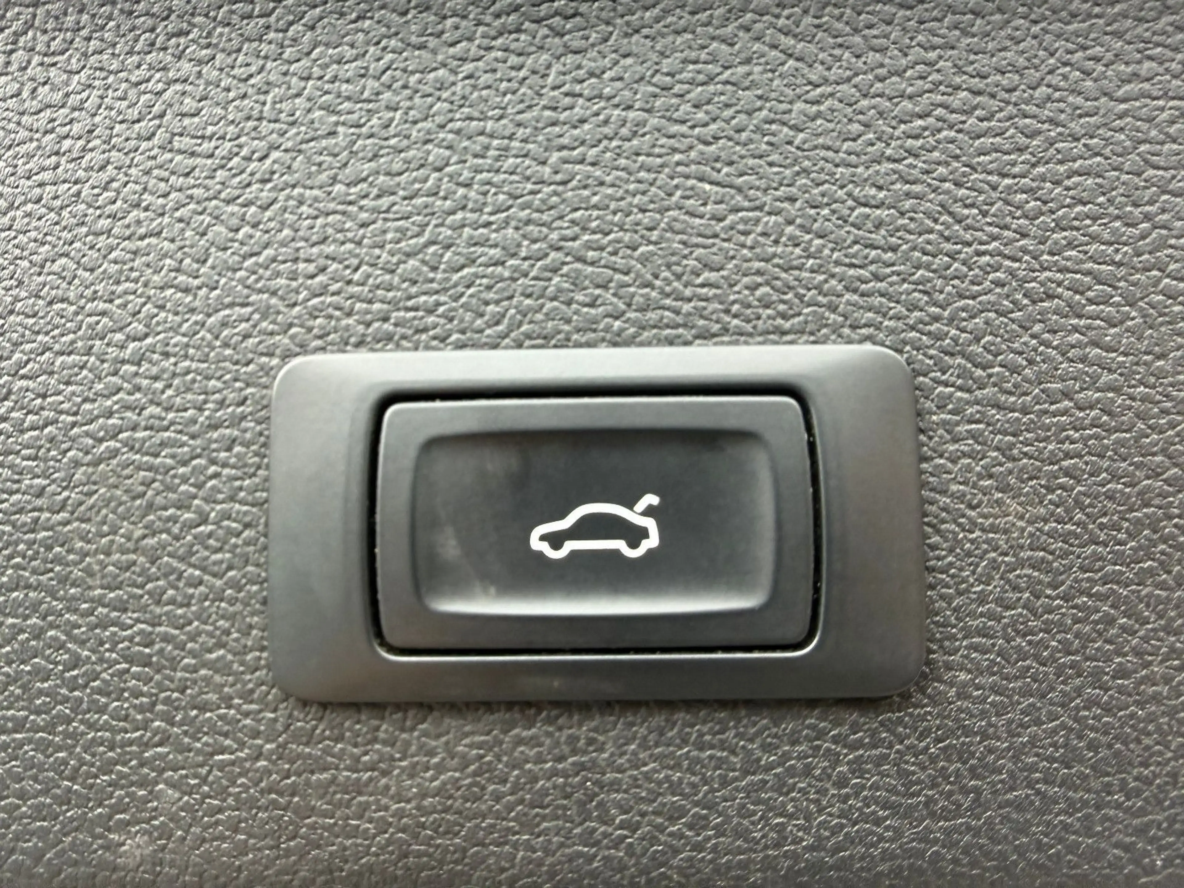 Audi A4 2.0TDI Avant NAVI/PDC/AHK — photo 15