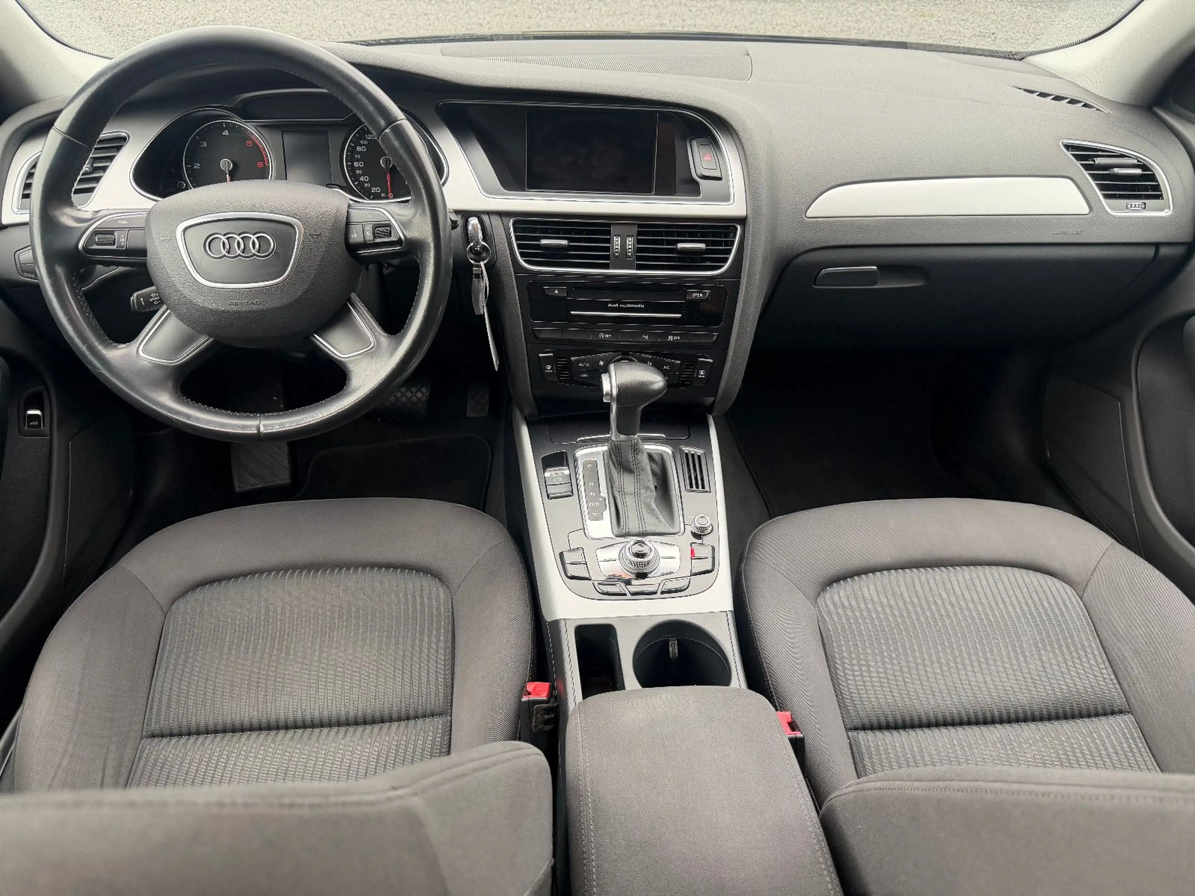 Audi A4 2.0TDI Avant NAVI/PDC/AHK — photo 11