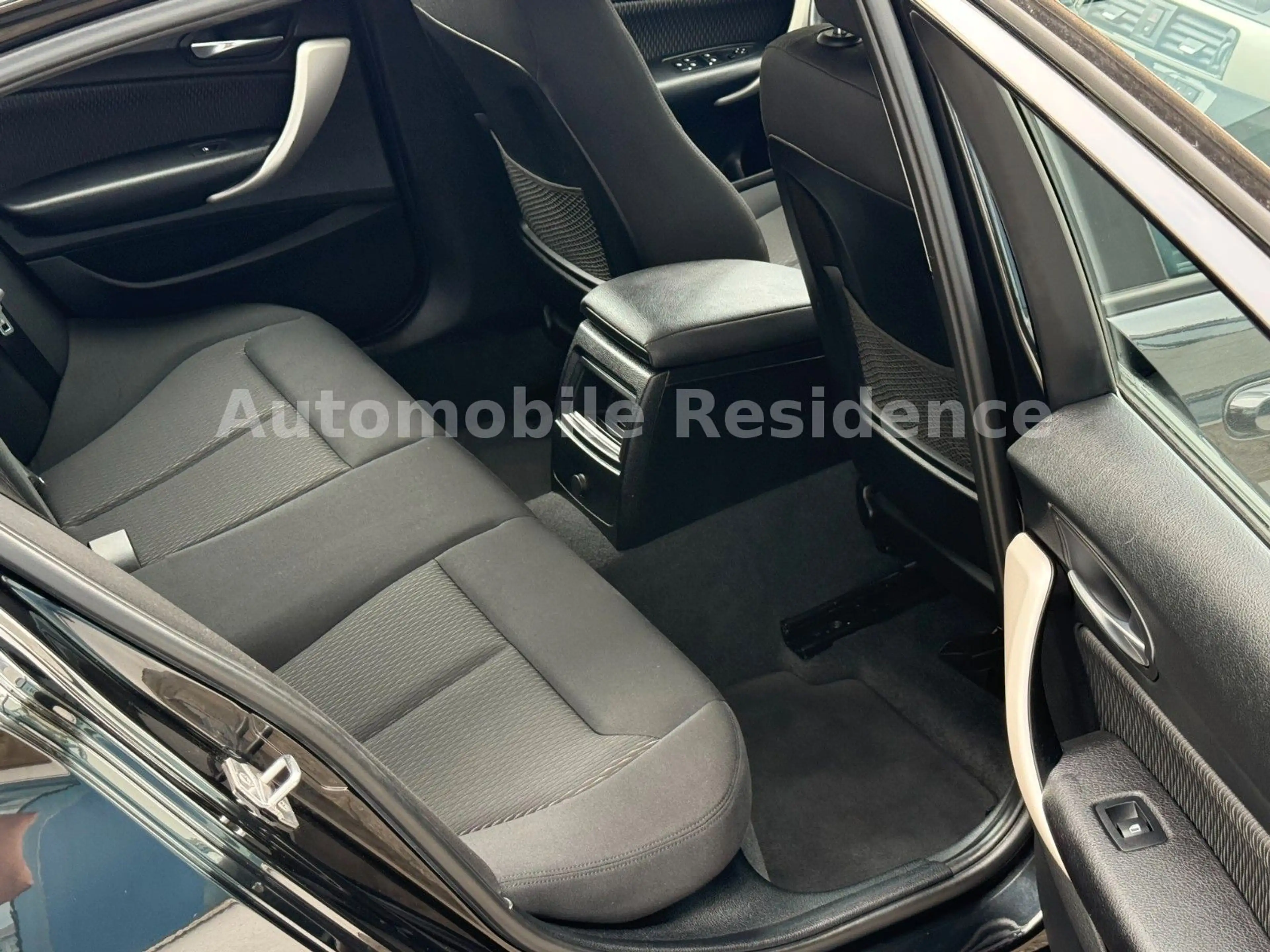 BMW 118 1 Lim. Advantage*NAVI*MFL*PDC*SHZ*ACC*LED*1V — photo 9