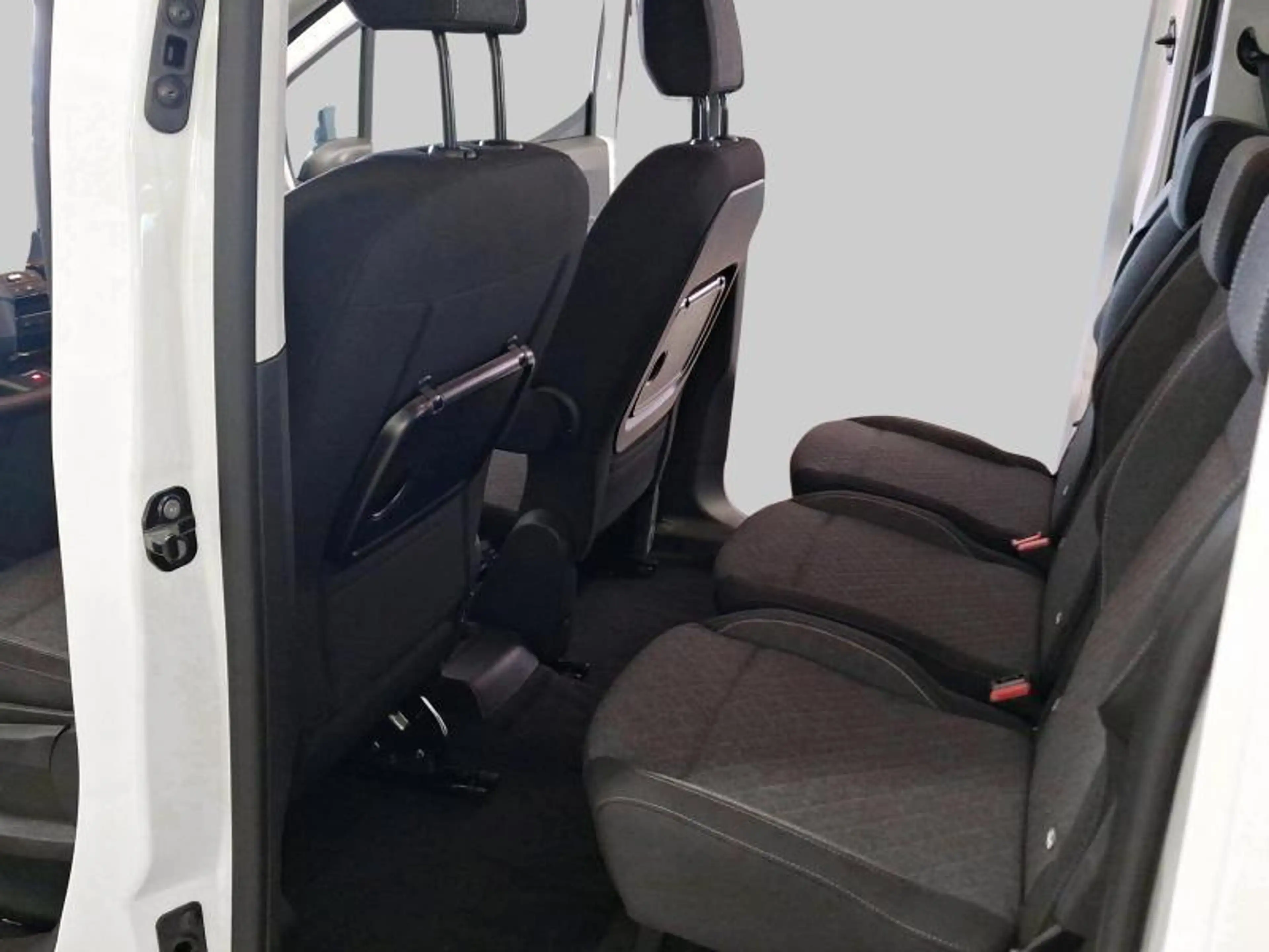 Opel Combo Life gs — photo 12
