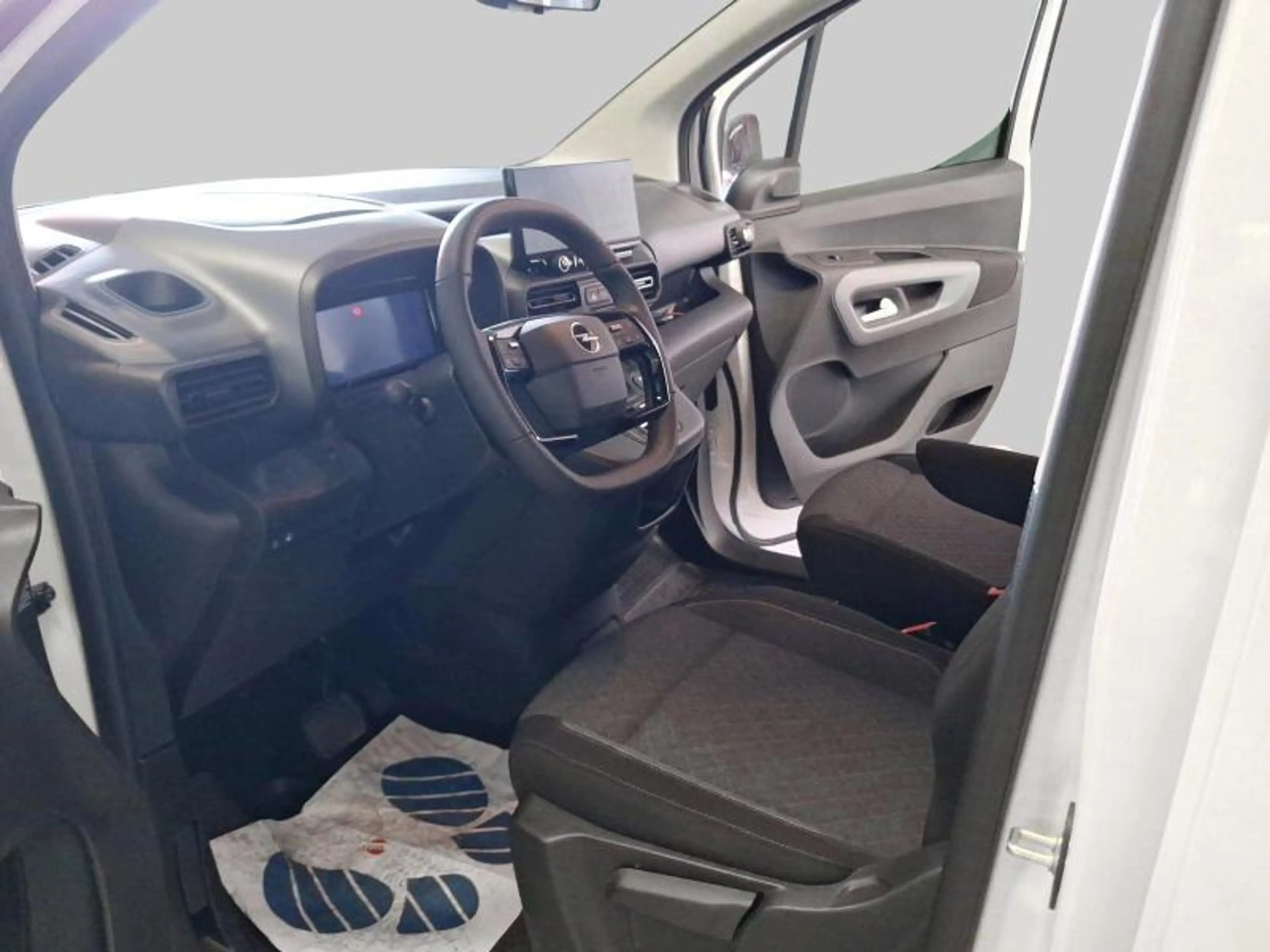 Opel Combo Life gs — photo 11