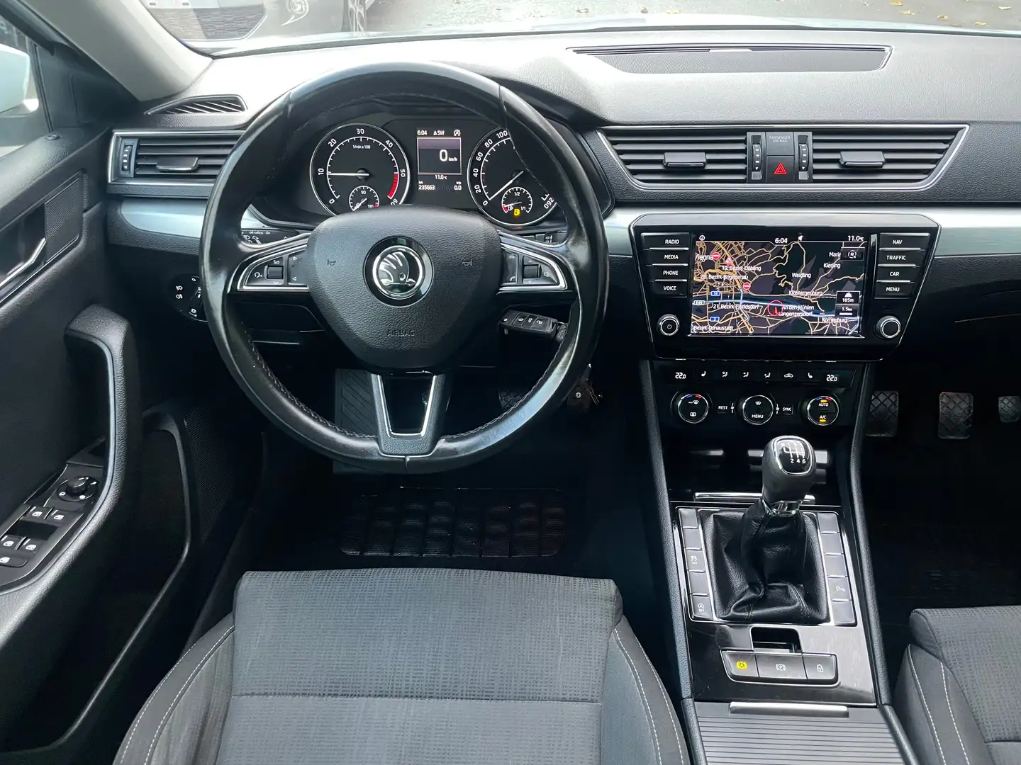 Skoda Superb 2.0 TDI Lim.190 ps Ambition Euro-6,netto 9150,e Weiß - 2