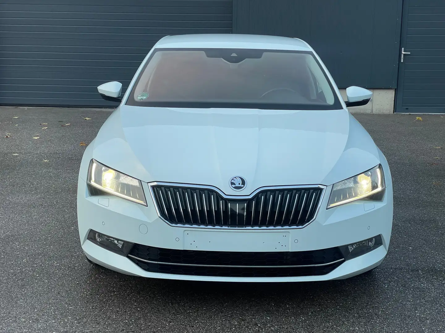 Skoda Superb 2.0 TDI Lim.190 ps Ambition Euro-6,netto 9150,e Weiß - 1