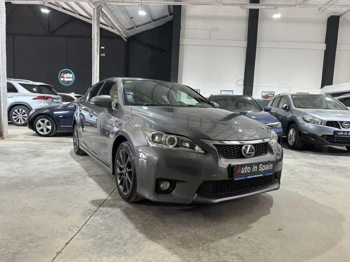 Lexus CT 200h F Sport Grau - 1