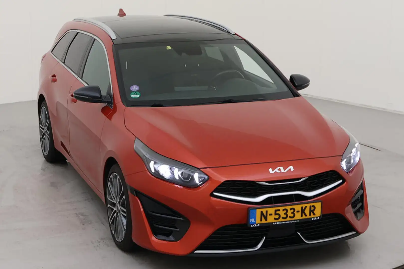 Kia Ceed SW / cee'd SW Sportswagon 1.5 T-GDi 160PK Automaat GT-PlusLine P Orange - 2