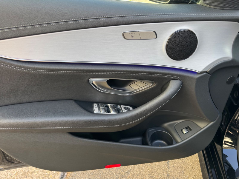 Mercedes-Benz E 300 de 4Matic*AMG Line*Widescreen*Leder*LED* — photo 12