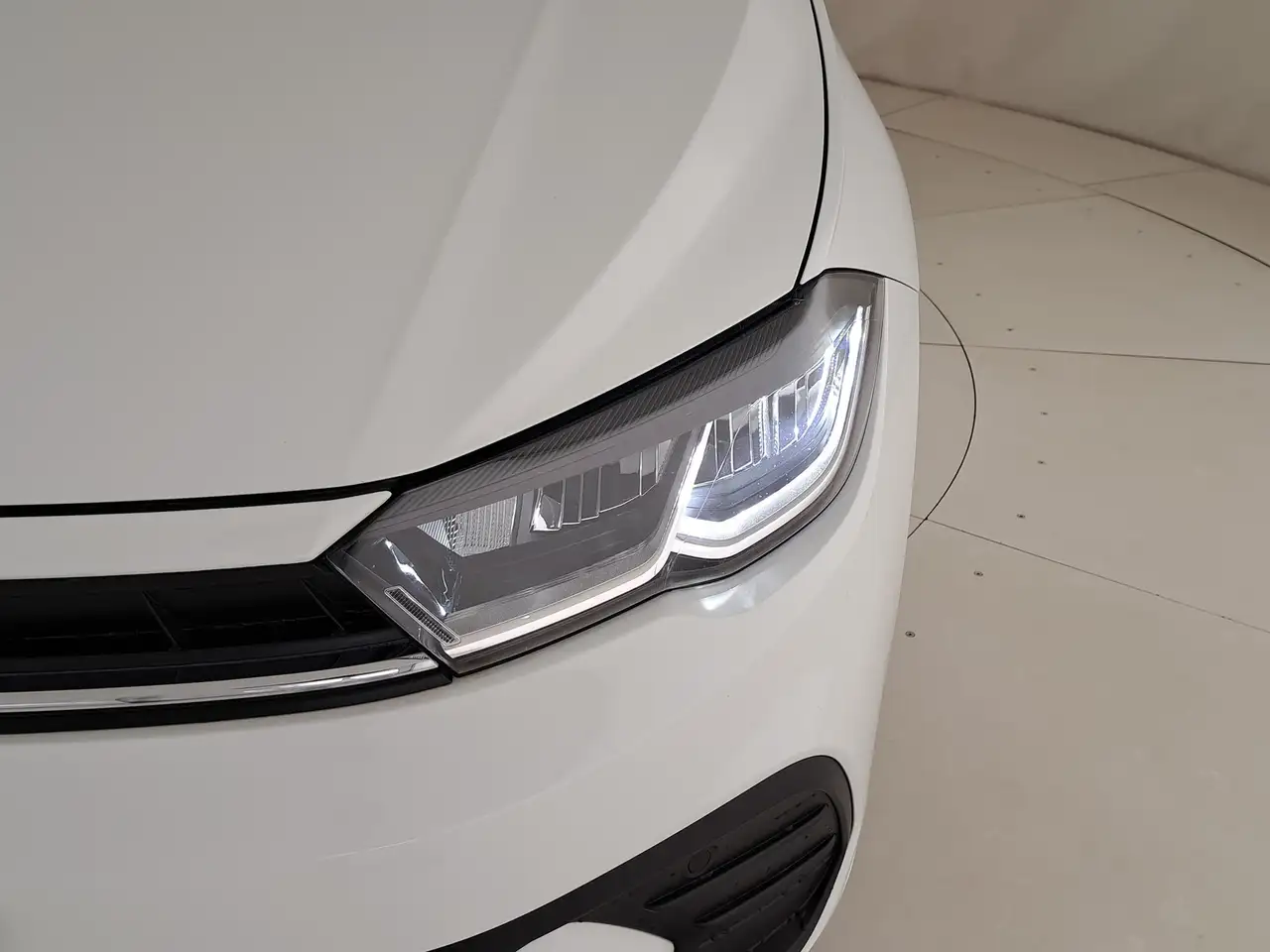 Volkswagen Polo 1.0 young 80cv, миниатюра 9