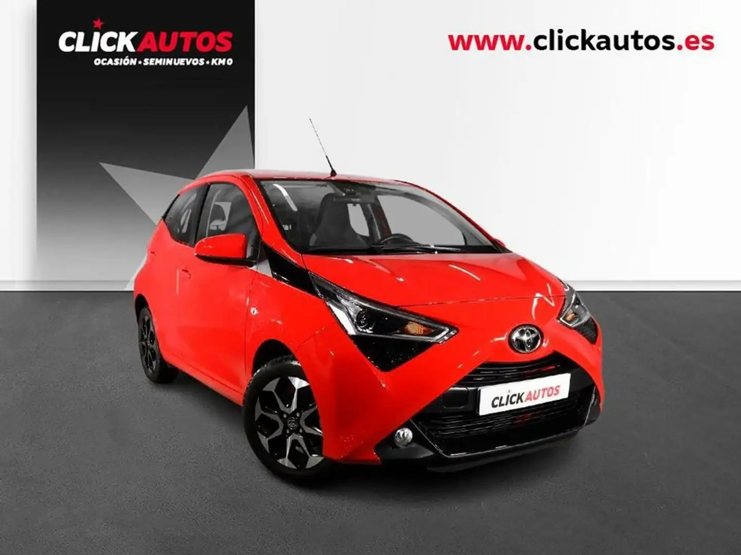 Toyota Aygo 70 x-play Rojo - 2