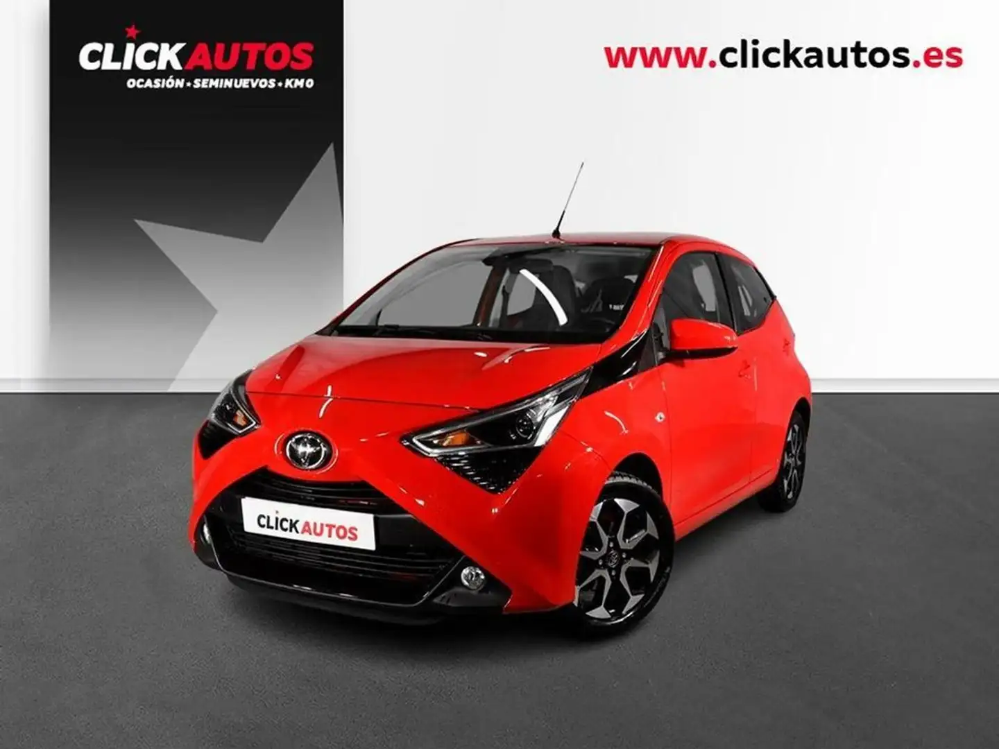 Toyota Aygo 70 x-play Rojo - 1