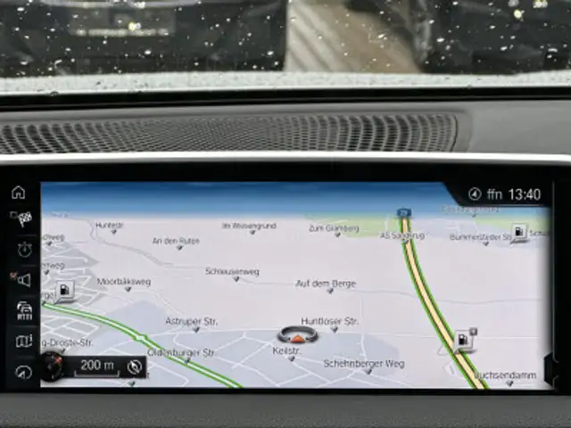 BMW 7 Series view 14