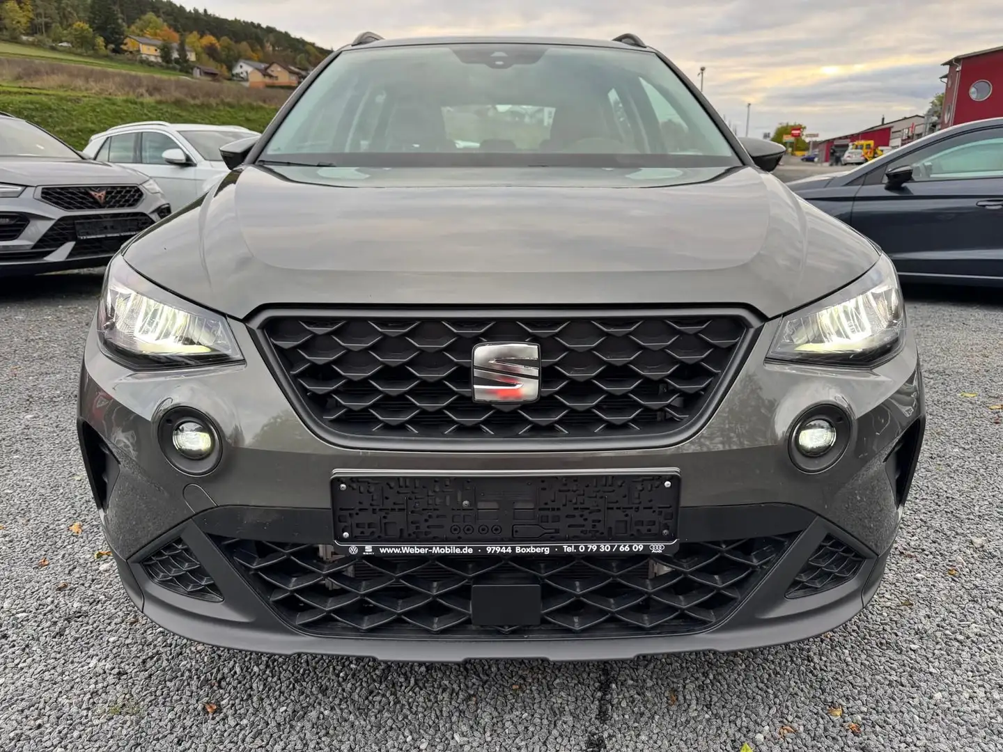 SEAT Arona 1.0 TSI *DSG*STYLE*PDCHI*DAB*TEMPOMAT*FRON Grau - 2